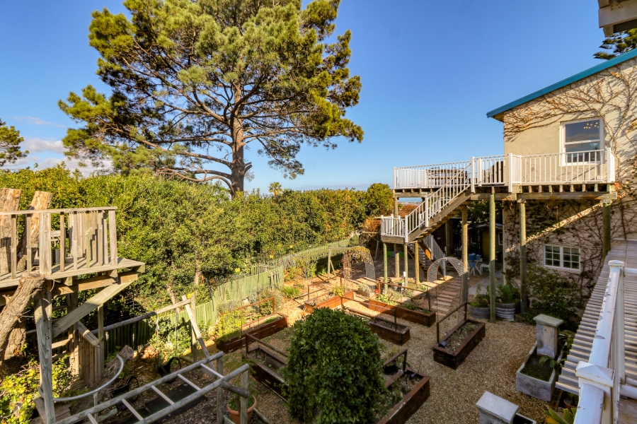 6 Bedroom Property for Sale in La Concorde Western Cape